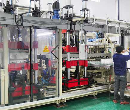 吸塑包装生产车间